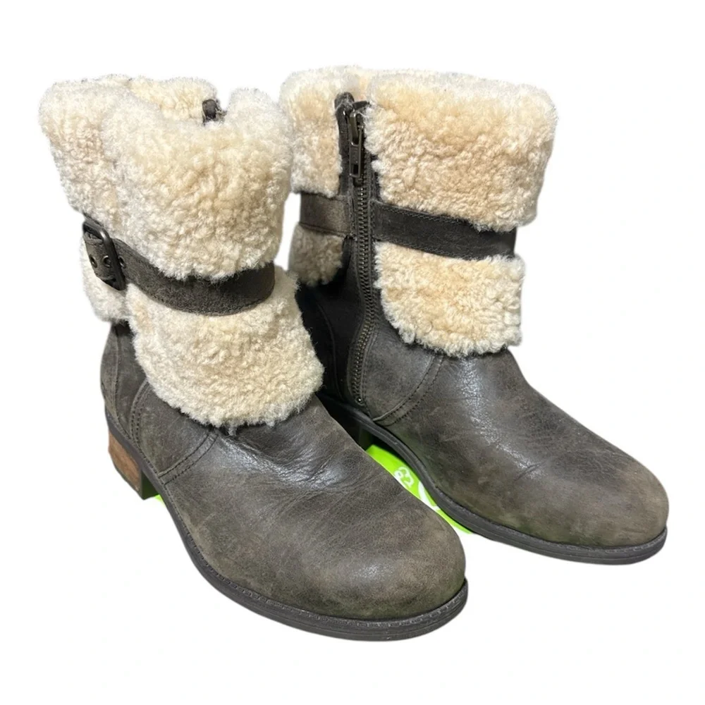 UGG Blayre Winter Ankle Boots Womens Size 7 Dark Olive Leather Sheepskin Cuff